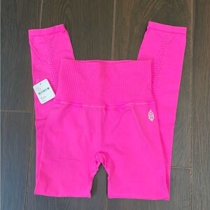 BNWT FP Movement by Free People Leggings (XS/S) in Barbie Pink 💗